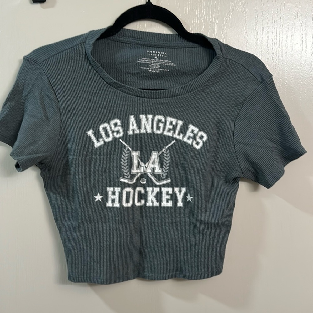 Cropped womens XL tee